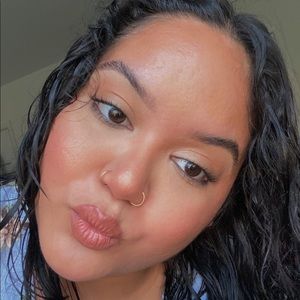 Meet your Posher, Marina